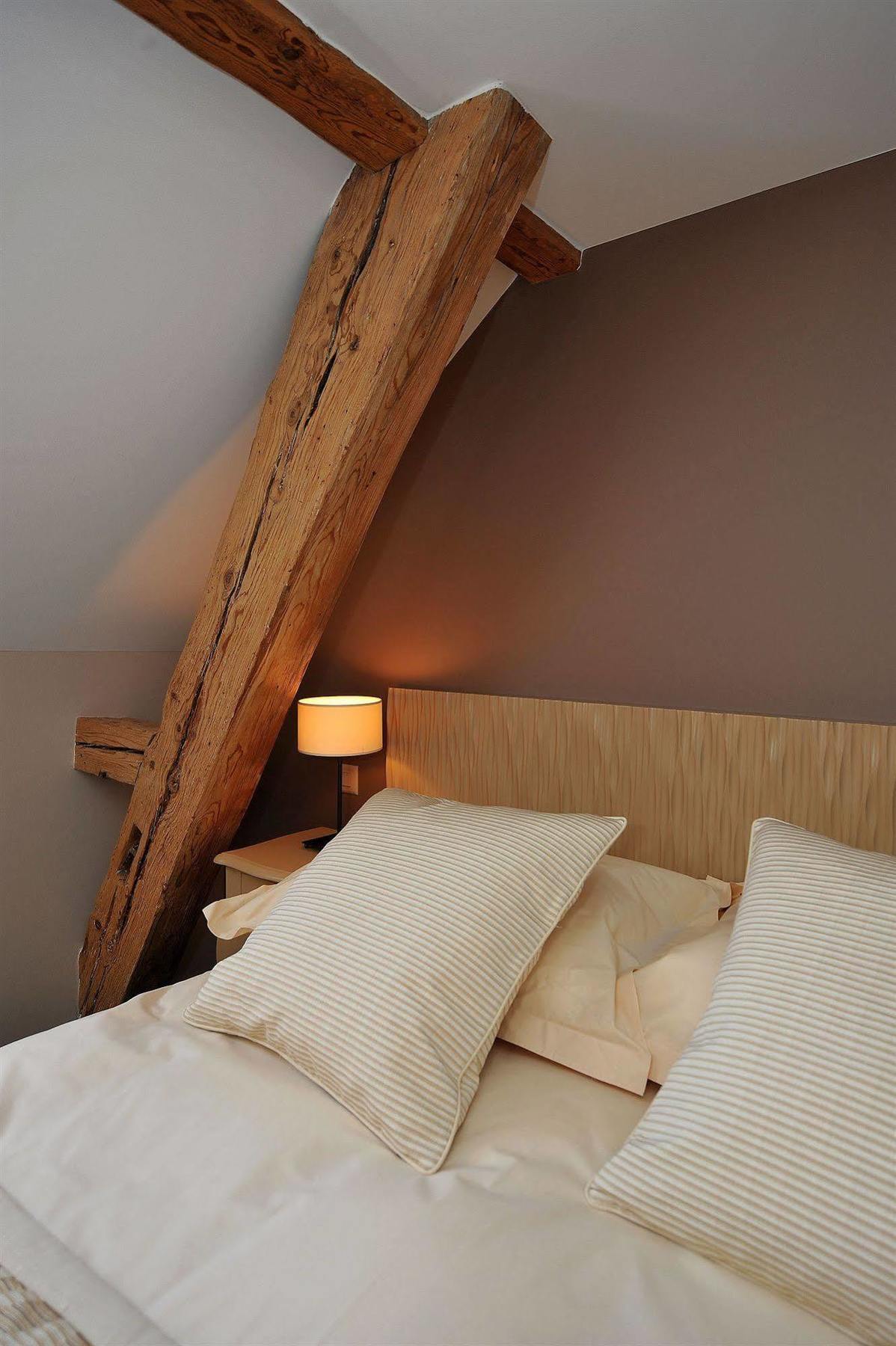 Hostellerie Le Petit Manoir Morges Rum bild